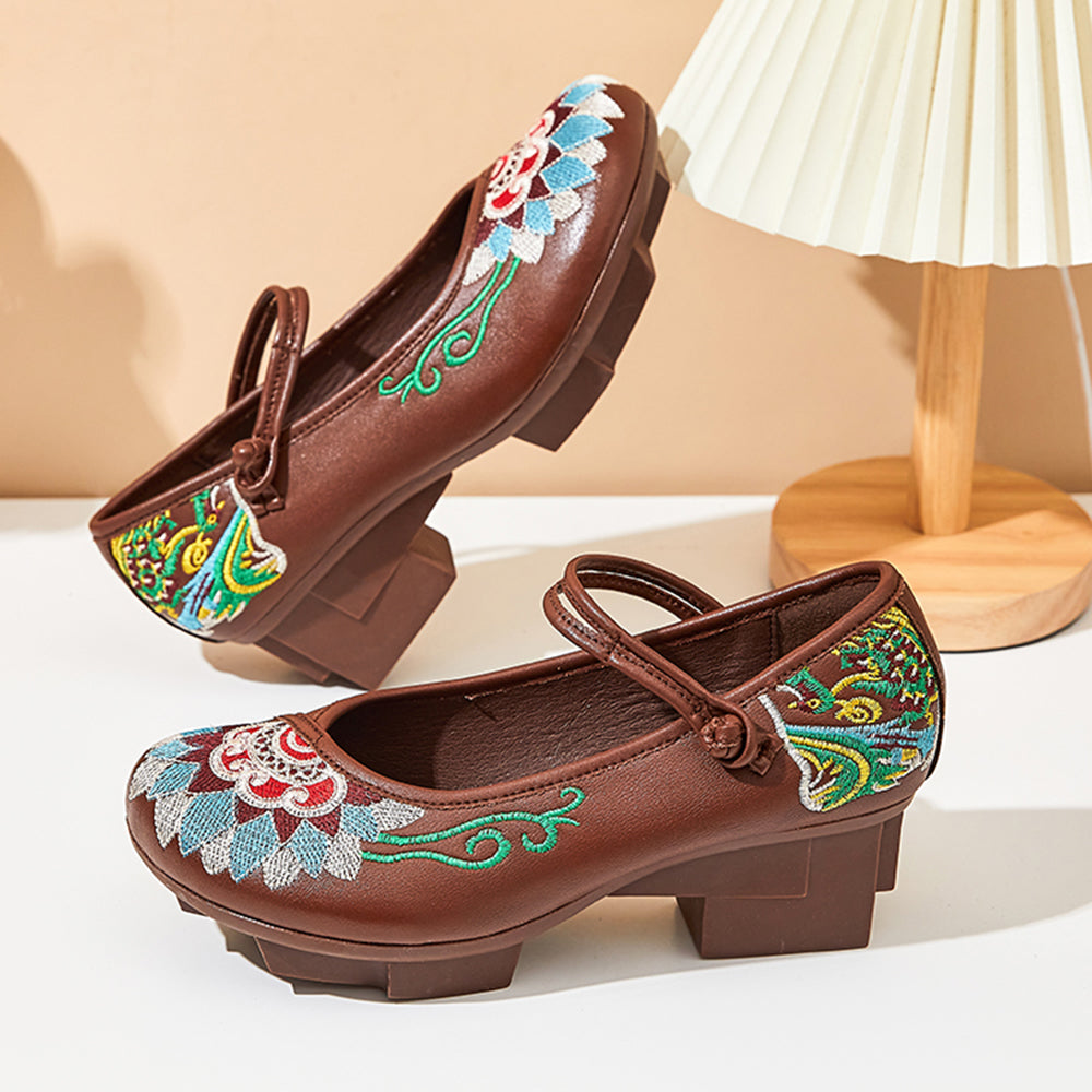 Embroidered Ethnic Style Women Shoes with Knobs