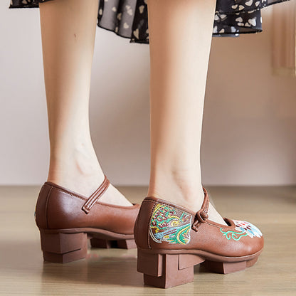Embroidered Ethnic Style Women Shoes with Knobs